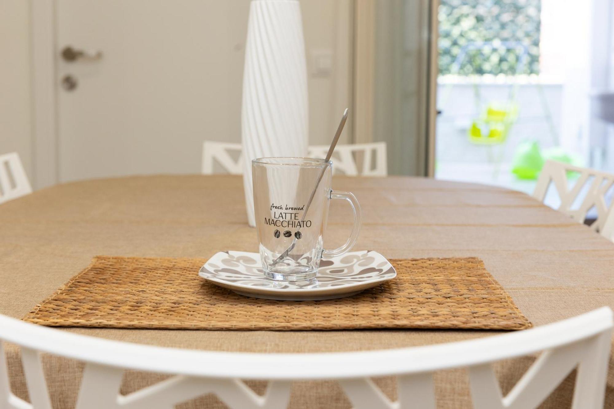 Ludo Holiday House - Charming Con Patio A Due Passi Dalla Cattedrale 팔레르모 외부 사진