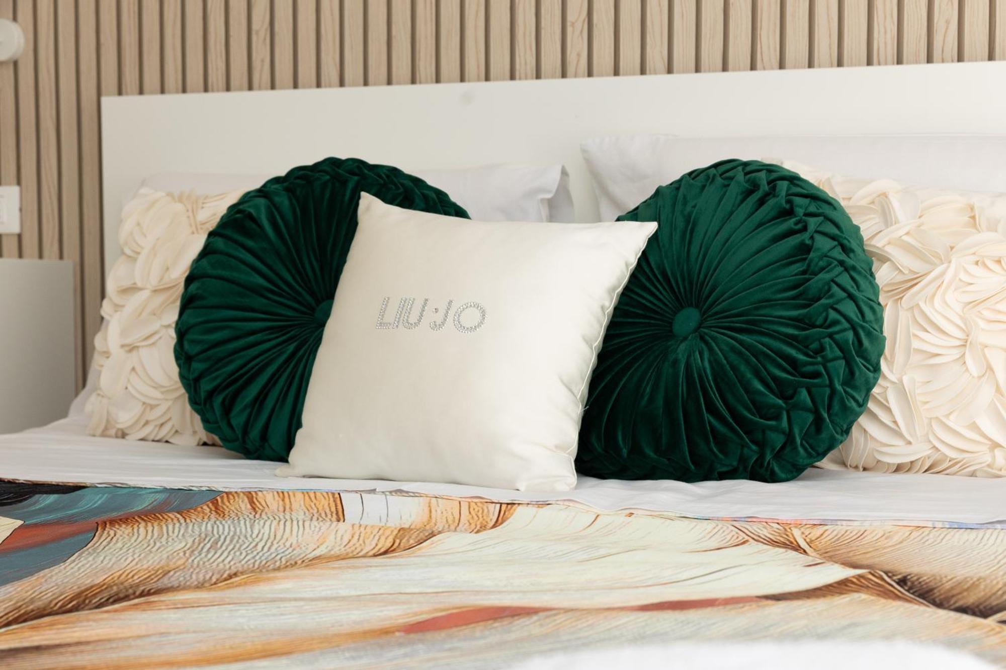 Ludo Holiday House - Charming Con Patio A Due Passi Dalla Cattedrale 팔레르모 외부 사진